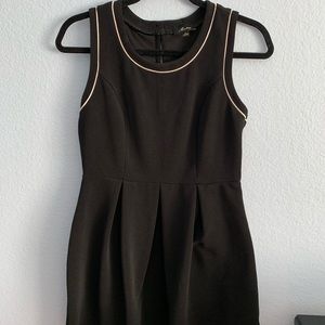 Monteau Black and white trim bow dress M